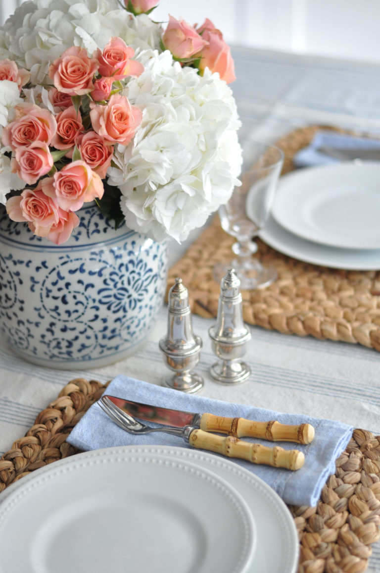 A BLUE AND WHITE TABLE FOR VALENTINE’S DAY – Bungalow Blue Interiors